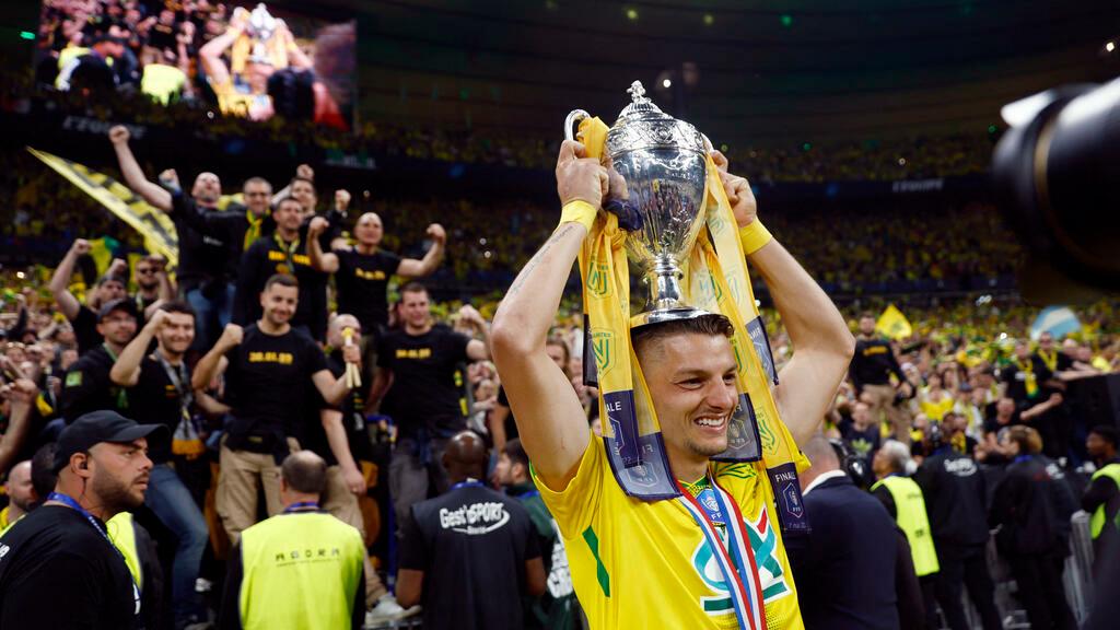 "Deixei meu nome na história do Nantes”, diz zagueiro brasileiro campeão da Copa da França
