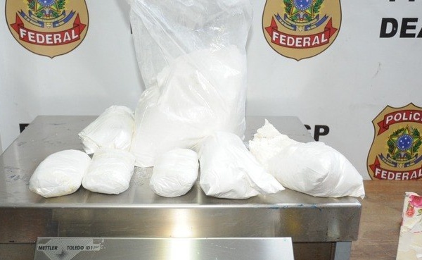 Receita Federal e Polícia Civil apreendem 80 quilos de cocaína pura em sítio de Itaguaí, no Rio - Cidades
