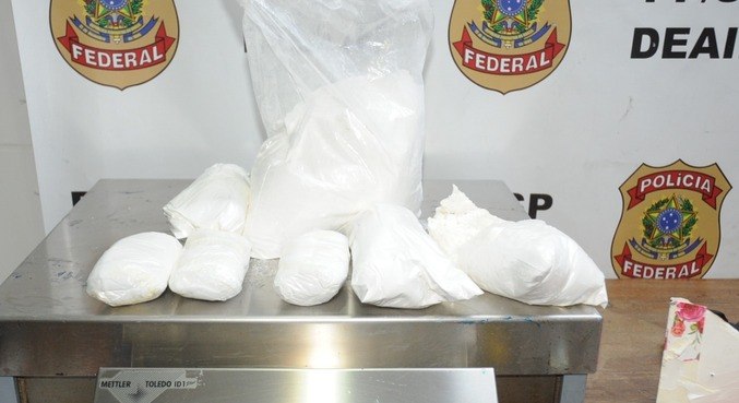 Receita Federal e Polícia Civil apreendem 80 quilos de cocaína pura em sítio de Itaguaí, no Rio - Cidades