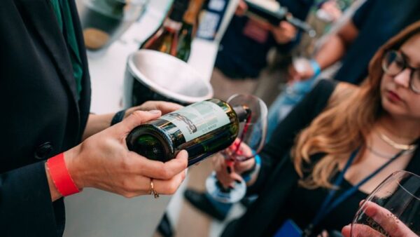 Wine Day 2024 tem 4 horas de degustação livre com 100 rótulos de vinhos nacionais e internacionais