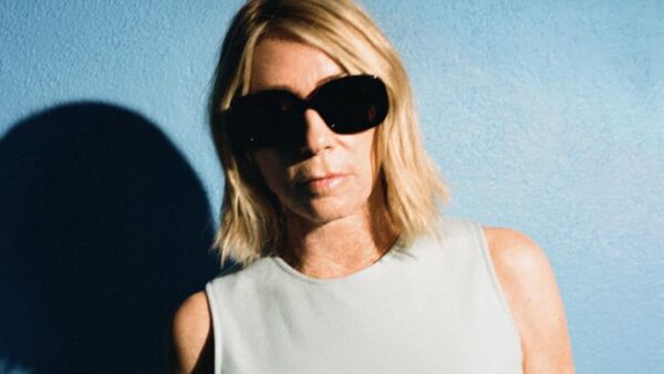 Kim Gordon lança edição deluxe do álbum “The Collective”