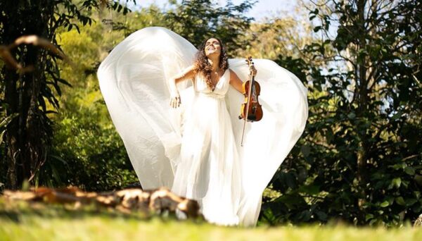 Carol Panesi apresenta o show “Natureza é Casa” na Sala Cecília Meireles, no Rio de Janeiro