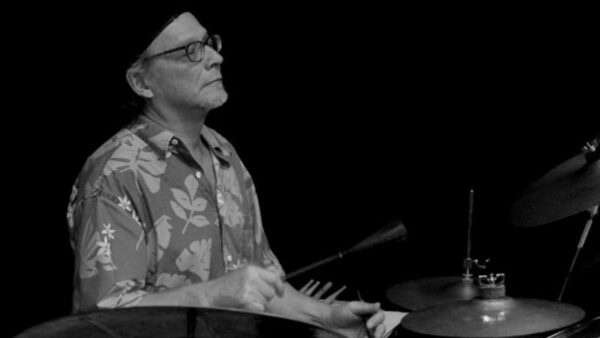 Ícone da percussão no mundo, Pascoal Meirelles homenageia Tom Jobim com show em Penedo