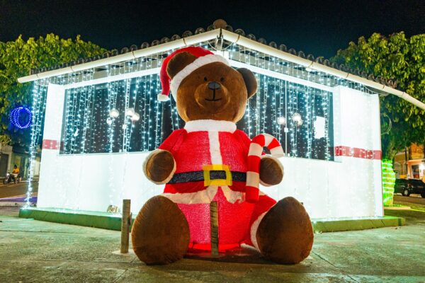 Natal Mágico transforma São Sebastião do Passé (BA) em uma encantadora Vila de Noel