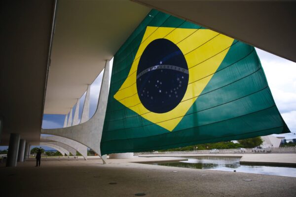 Brasil é o terceiro país que mais pesquisa preço do bitcoin