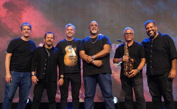 Banda Raízes estreia projeto “Raízes ComVida” com apresentação especial ao lado de Hélvio Sodré