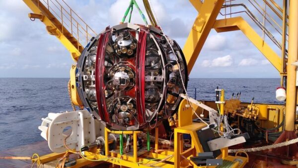 Cientistas acham “partícula fantasma“ com energia recorde no Mediterrâneo